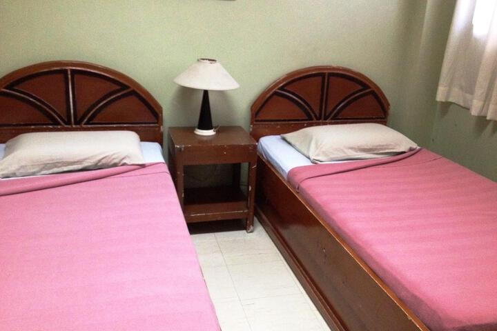 Room 4 of 6