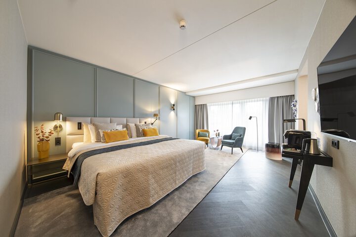 Room 15 of 44