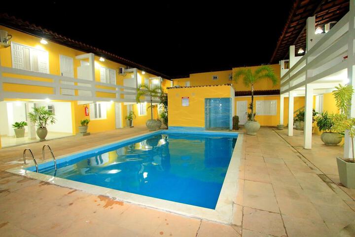 Hotel Pool