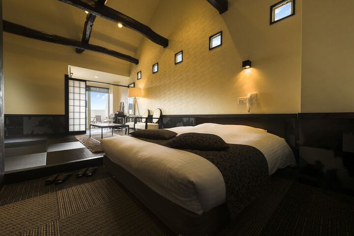 Room 3 of 118