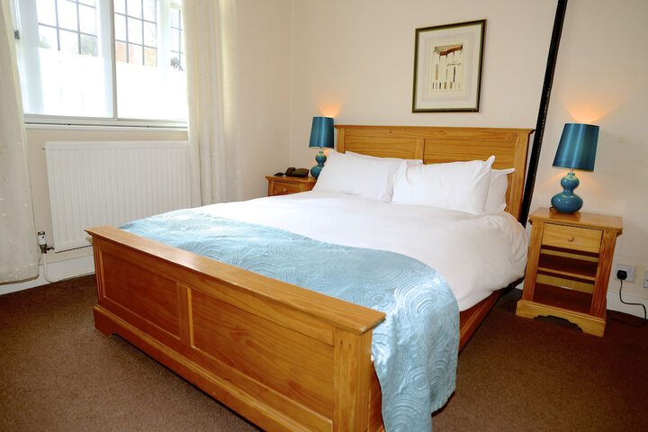 Room 3 of 33