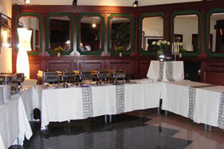Dining 3 of 29