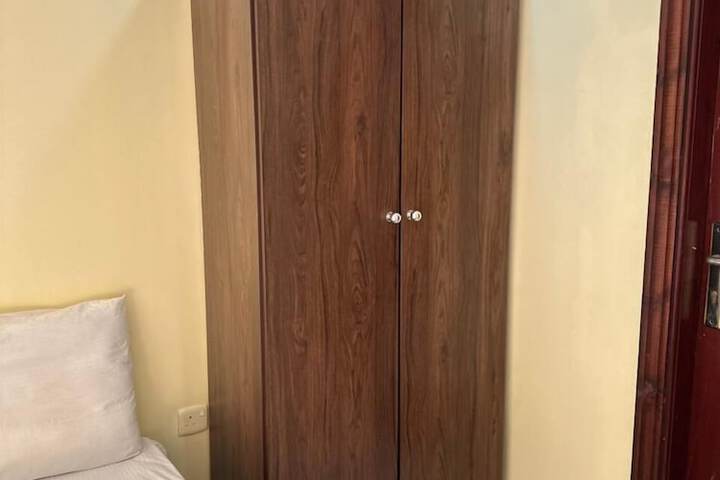 Room 9 of 23