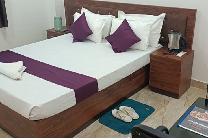 Room 3 of 6