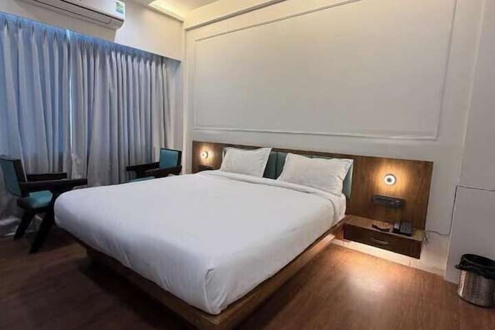 Room 15 of 36