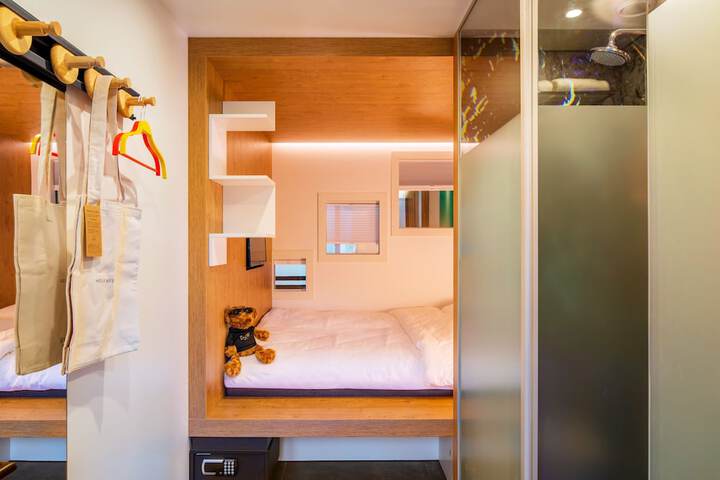 Room 4 of 54