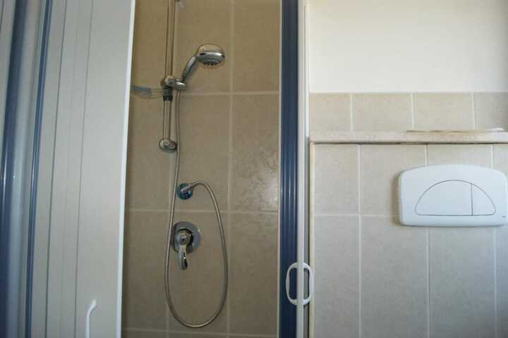 Room 12 of 27