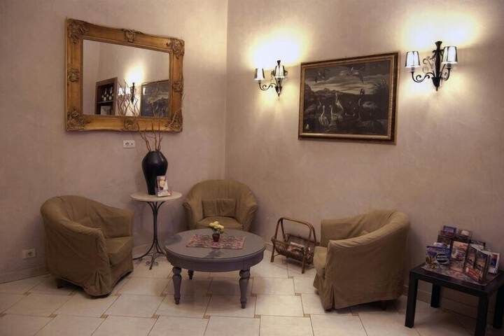 Entrance & Lobby