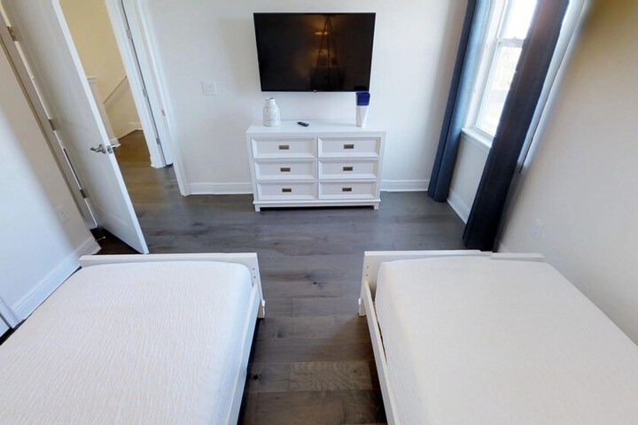 Room 12 of 56