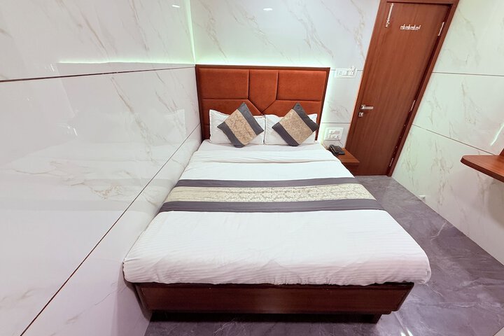 Room 17 of 45
