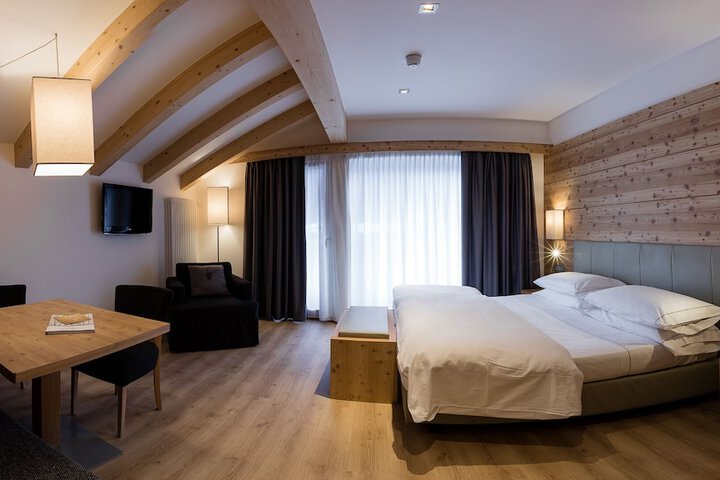 Room 6 of 54