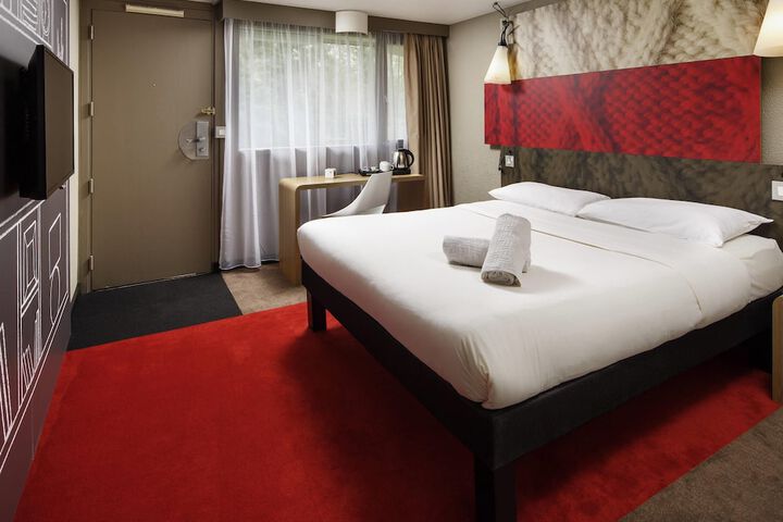 Room 10 of 35