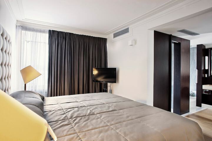 Room 69 of 247