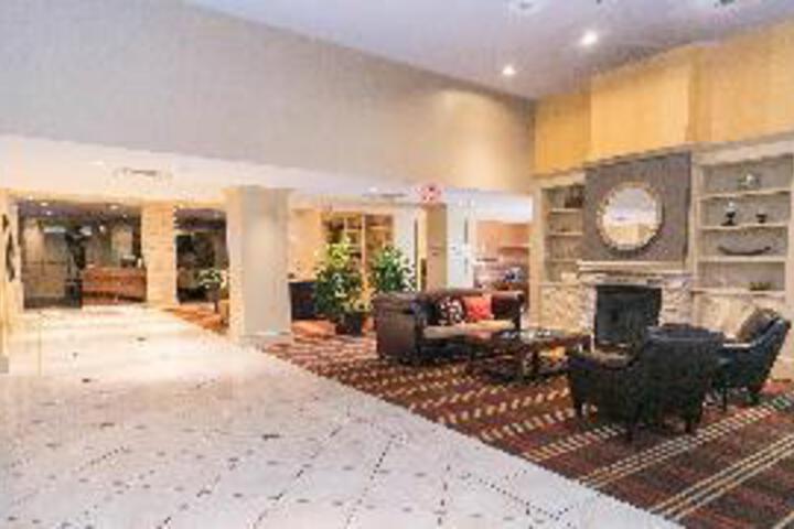 Entrance & Lobby