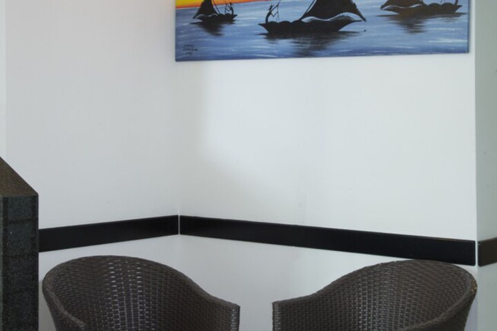 Lounge 35 of 45