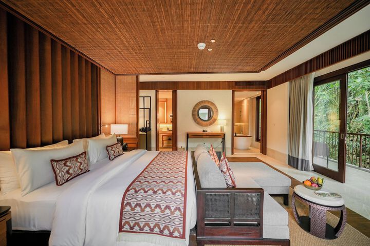 Room 27 of 80