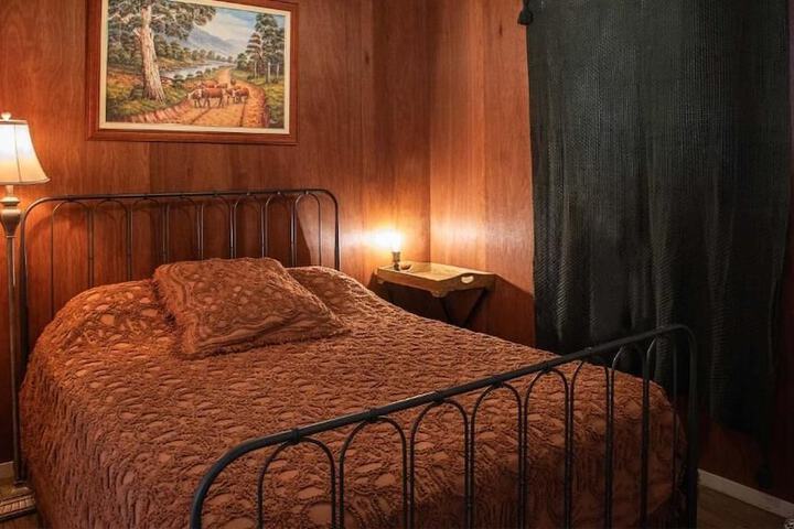 Room 4 of 35