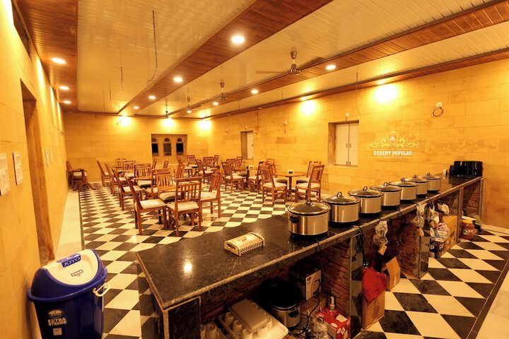 Dining 21 of 34