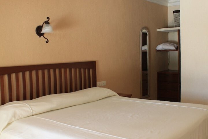 Room 9 of 54