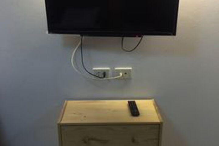 Room 17 of 28