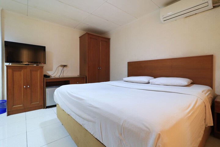 Room 3 of 25