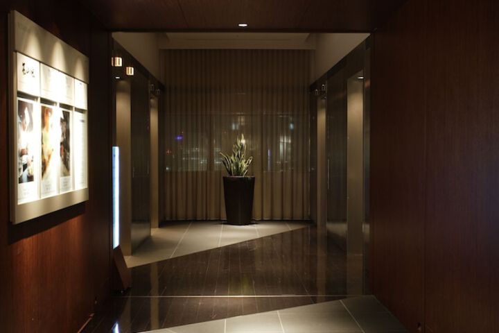 Hotel 2 of 219