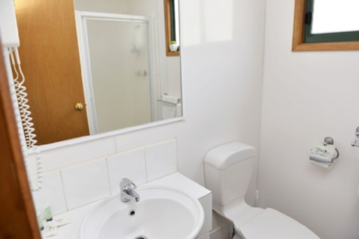 Room 180 of 324