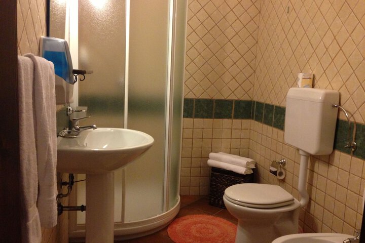 Room 27 of 39