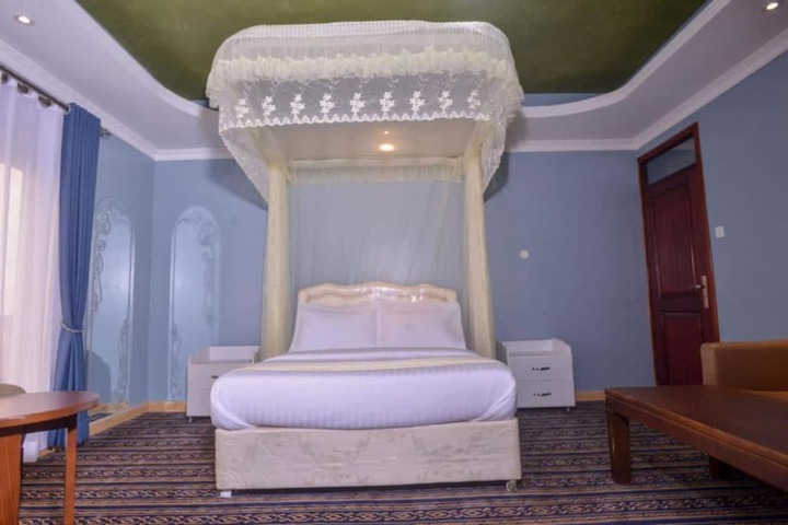 Room 15 of 30