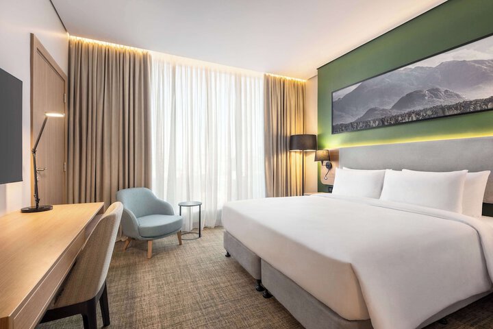 Room 26 of 223