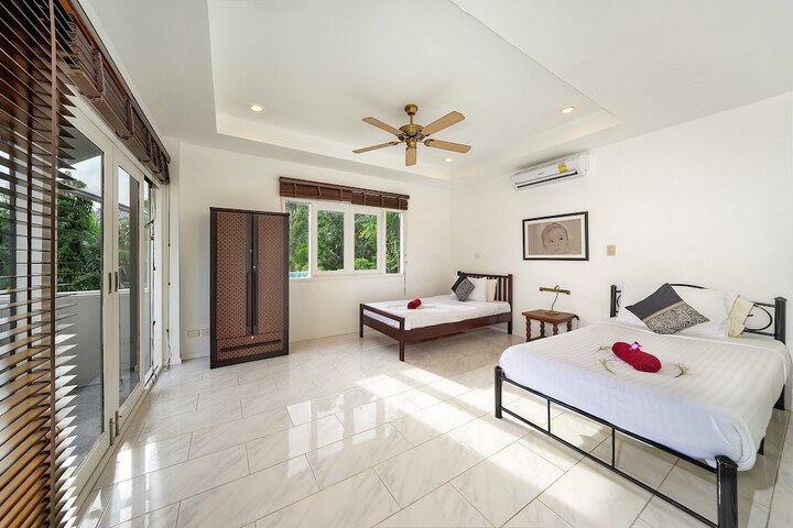 Room 15 of 100
