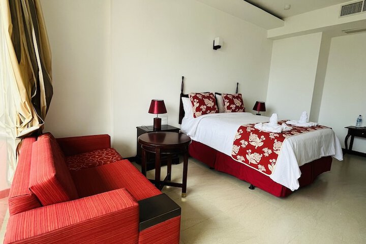 Room 42 of 170