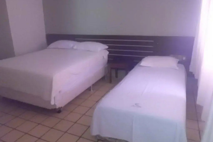 Room 7 of 19