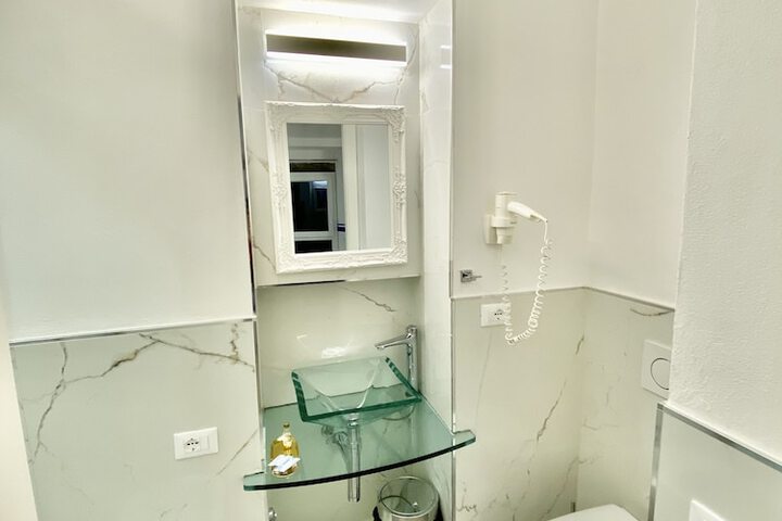 Room 157 of 190