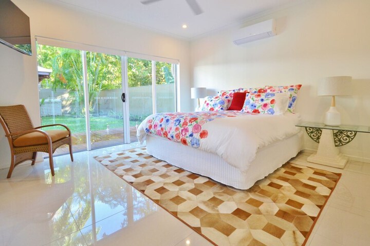 Room 2 of 12