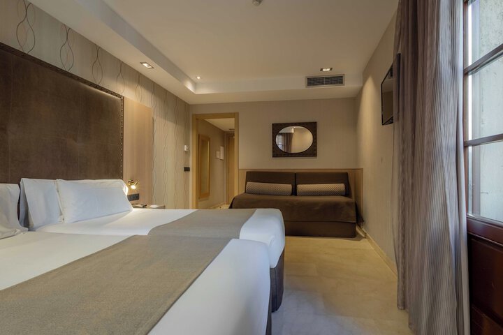 Room 29 of 135