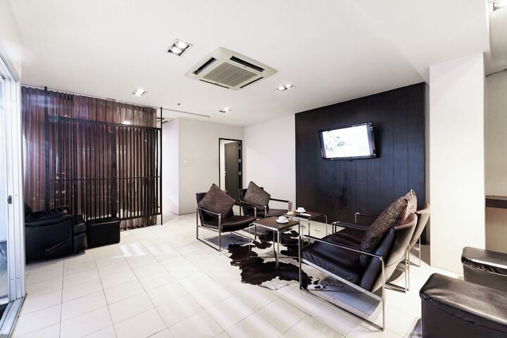 Entrance & Lobby