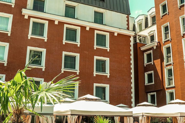 Hotel 67 of 67