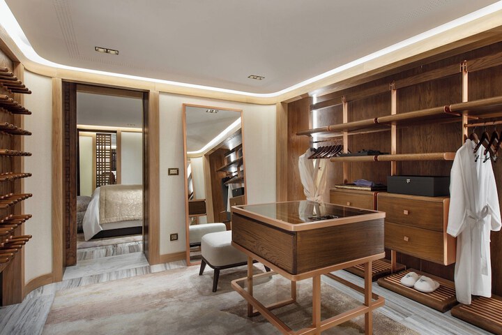 Room 12 of 115