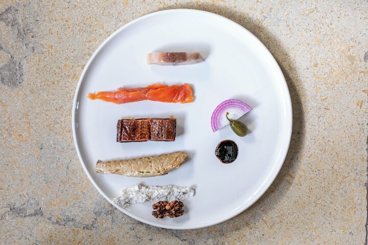 Dining 40 of 84
