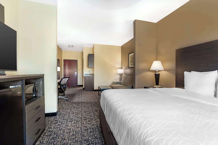 Room 12 of 28