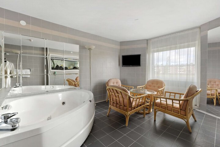 Bath Interior