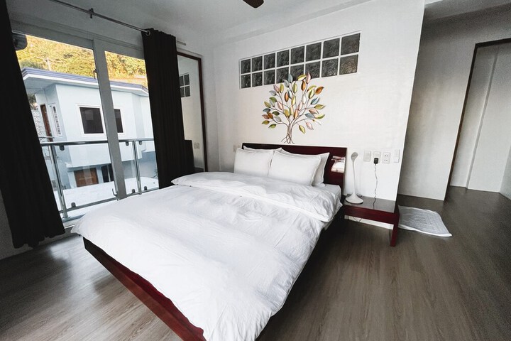 Room 26 of 80