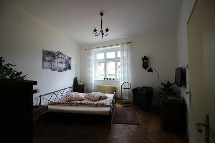 Room 2 of 16