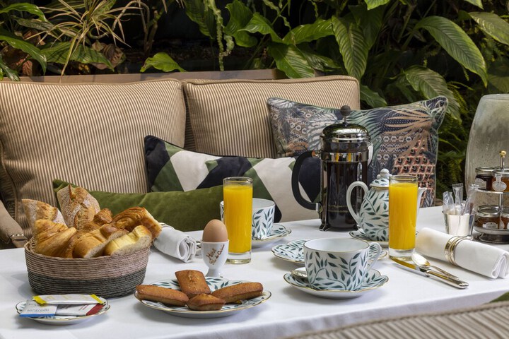 Breakfast/Coffee Service 96 of 112