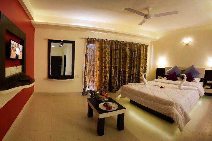 Room 2 of 35