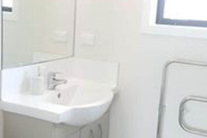 Room 4 of 28