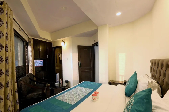 Room 7 of 19