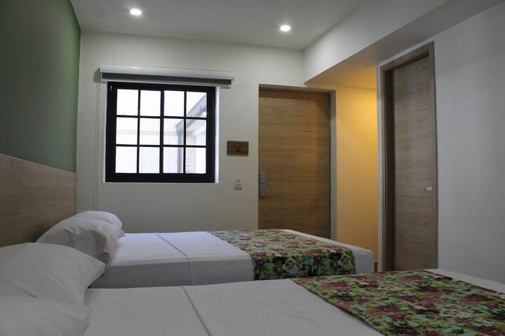 Room 6 of 40