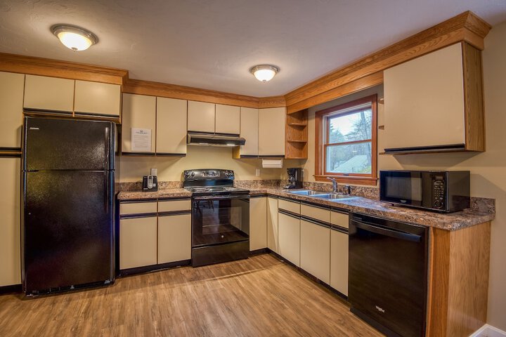 Superior King Lakeside with Shared Balcony (9 of 64)